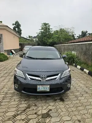 Toyota Corolla 2012 Gray