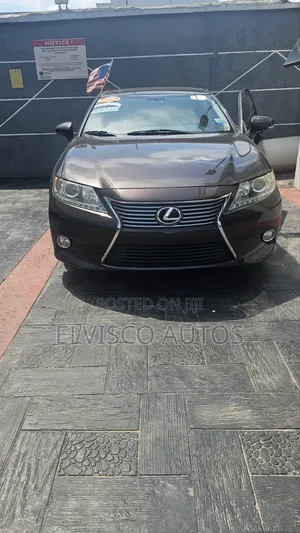 Lexus ES 2013 Brown