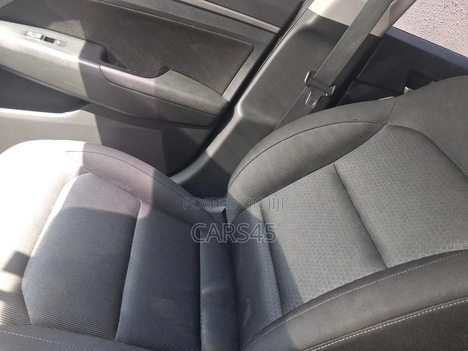 Hyundai Elantra 2017 Silver