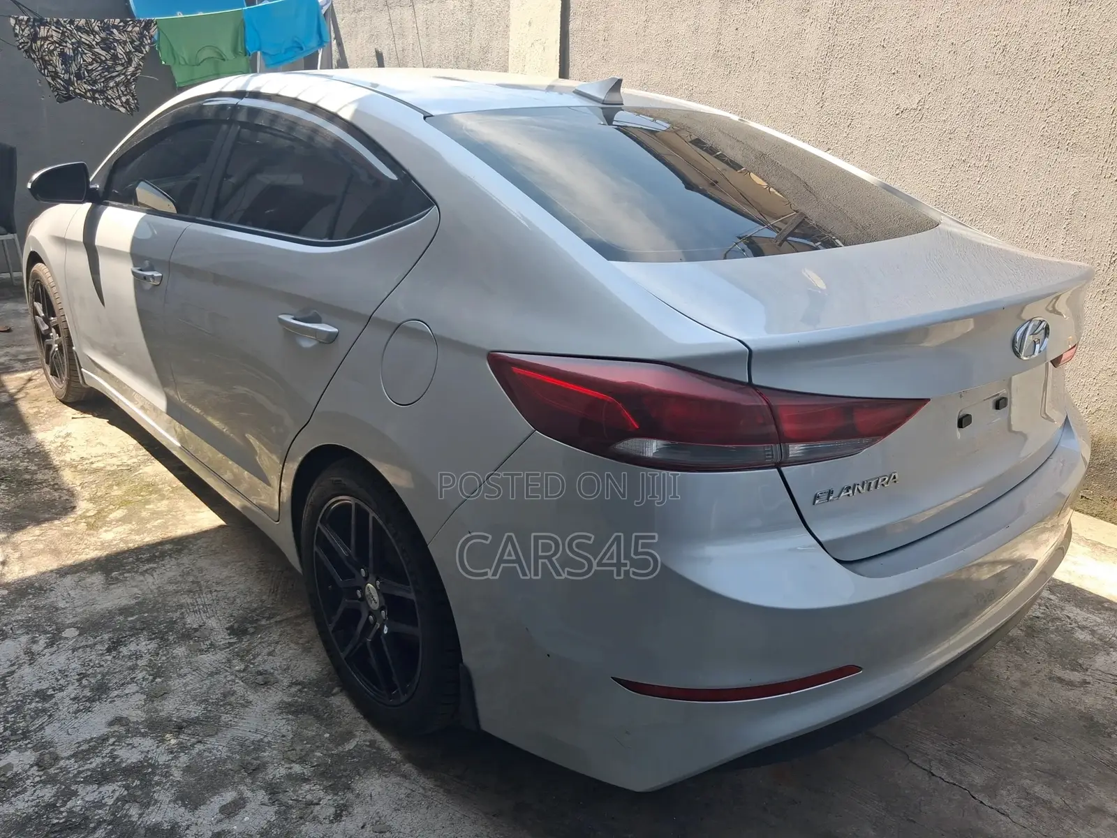 Hyundai Elantra 2017 Silver