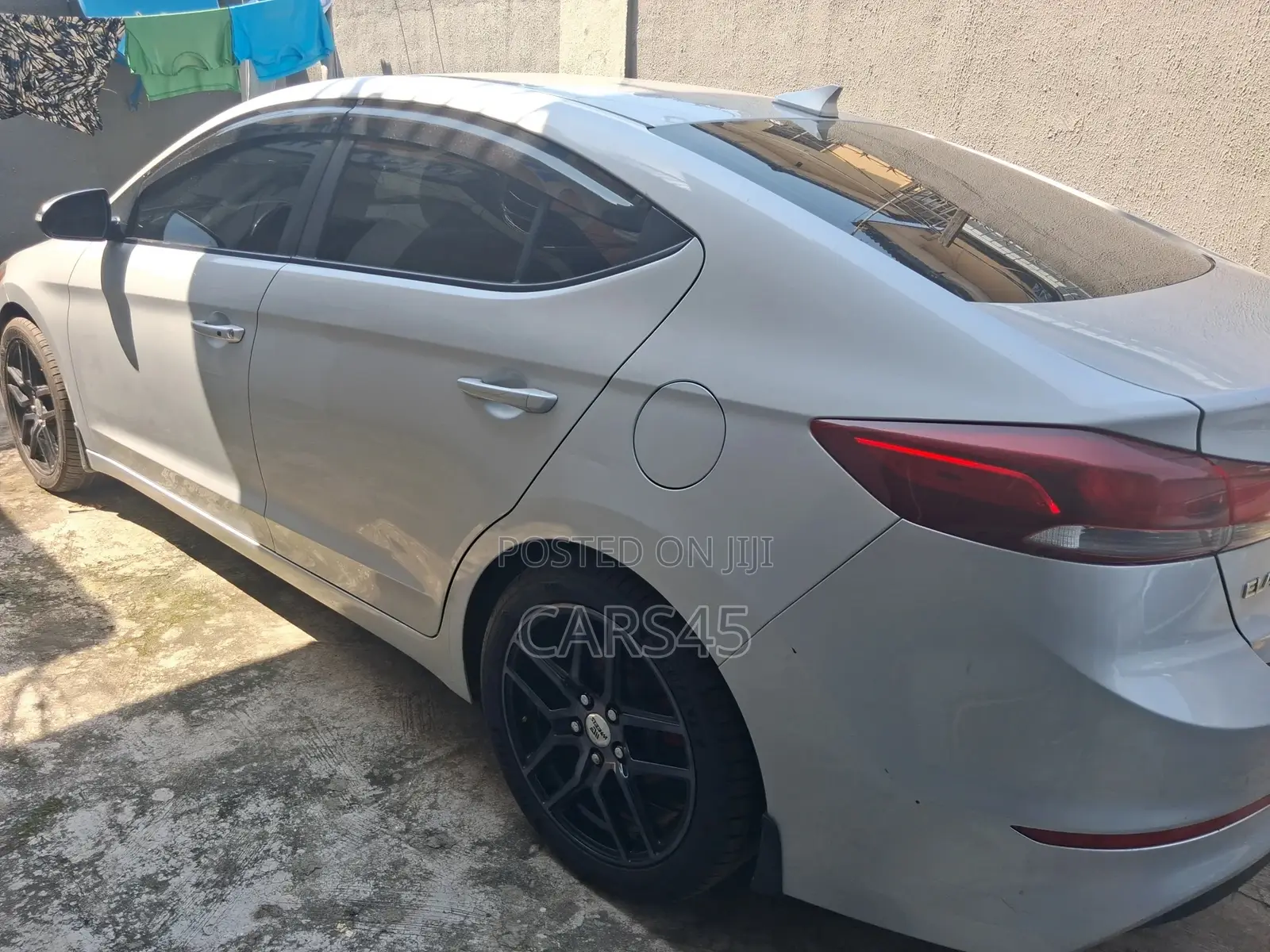 Hyundai Elantra 2017 Silver