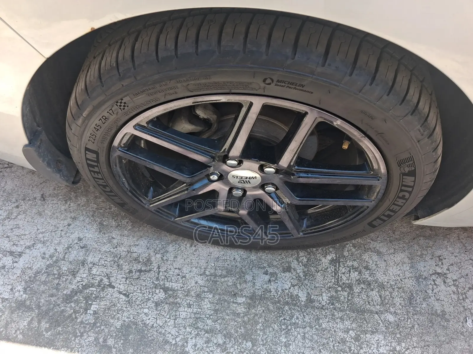 Hyundai Elantra 2017 Silver