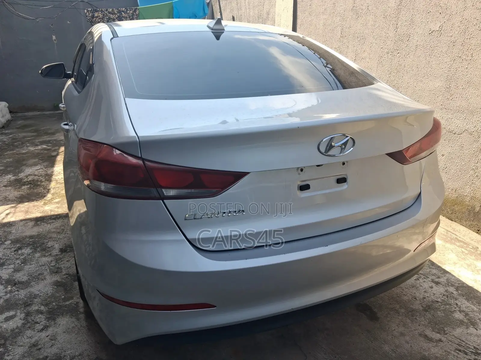 Hyundai Elantra 2017 Silver