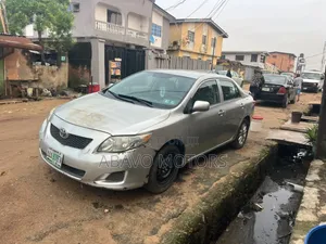 Toyota Corolla 2010 Gold