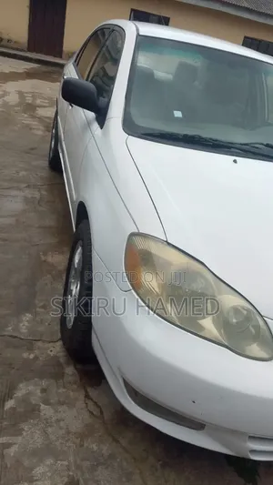 Toyota Corolla LE 2004 White