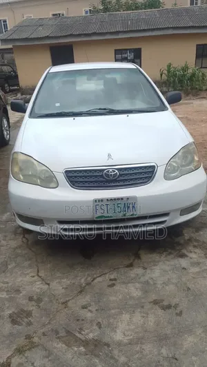Toyota Corolla LE 2004 White