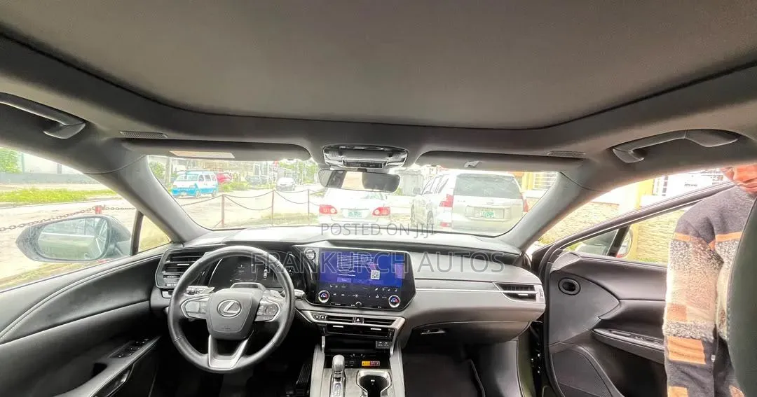 Lexus RX 2025