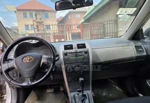 Toyota Corolla 2009 Silver