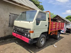 Toyota Dyna 150 Old Model 1998 Petrol Engine