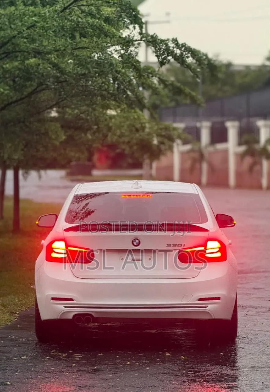 BMW 330i 2018 White