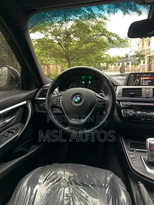 BMW 330i 2018 White