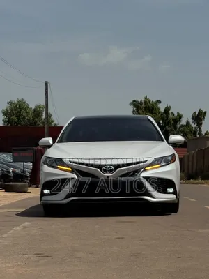 Toyota Camry 2019 White