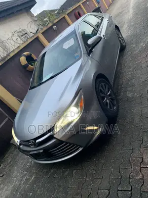 Toyota Camry XLE 4dr Sedan (2.5L 4cyl 6A) 2016 Silver