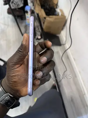 Apple iPhone 11 64 GB Purple