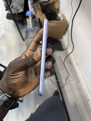 Apple iPhone 11 64 GB Purple