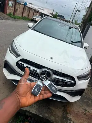 Mercedes-Benz GLA 250 2021 White