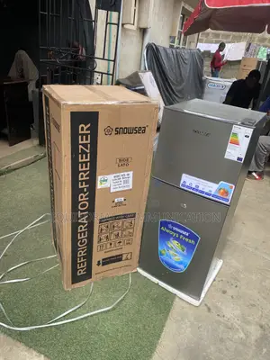 Snowsea BCD-166 120L Top Freezer Refrigerator for Apartment Kitchens