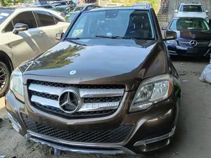 Mercedes-Benz GLK-Class Base GLK 350 4dr 4x2 (3.5L 6cyl 7A) 2015