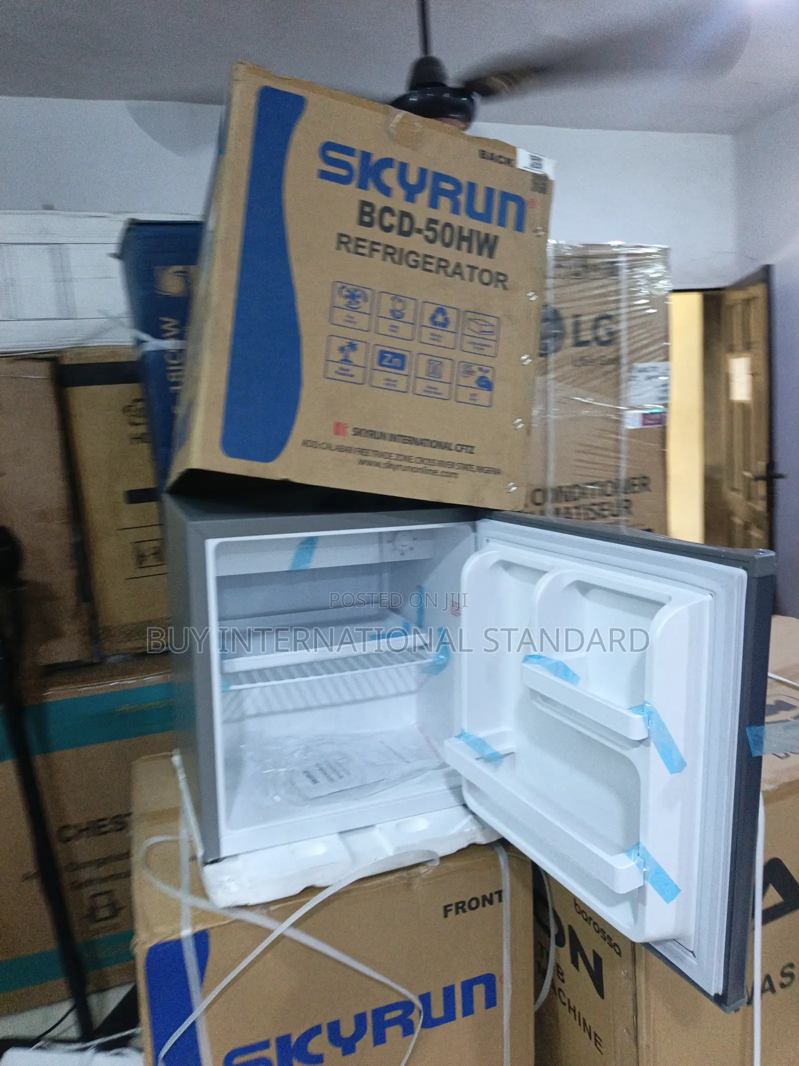 Skyrun Compact 55L Refrigerator for Convenient Room Storage