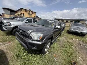 Toyota Tacoma 4dr Double Cab 5.0 ft. SB (2.7L 4cyl 4A) 2014 Gray