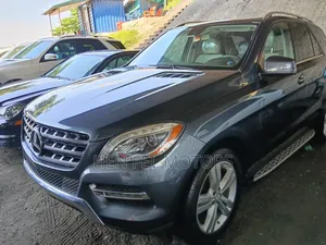 Mercedes-Benz M Class ML350 4dr SUV (3.5L 6cyl 7A) 2015 Blue