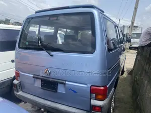 Volkswagen Transporter 2005 Blue