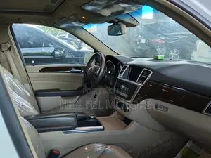 Mercedes-Benz M Class ML350 4dr SUV (3.5L 6cyl 7A) 2015 Blue