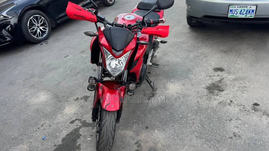 Honda CB 2014 Red