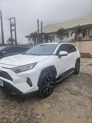 Toyota RAV4 2020 White