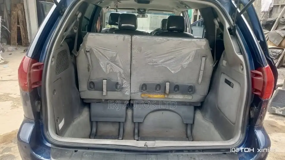 Toyota Sienna 2004 Blue