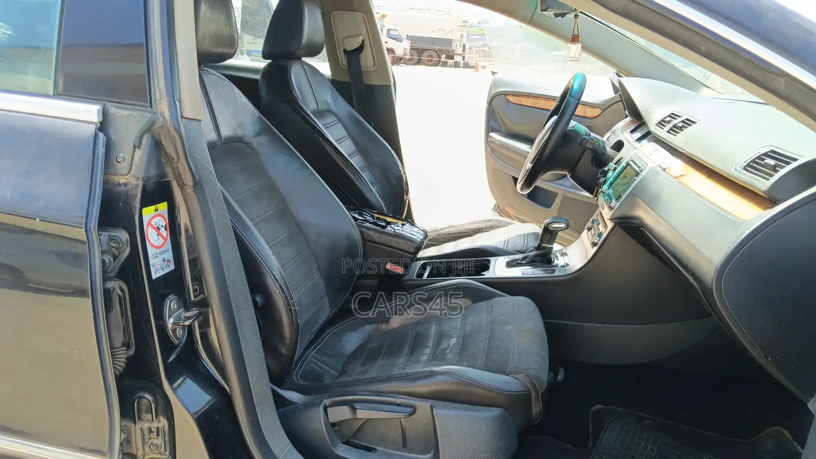 Volkswagen Passat 2011 Black