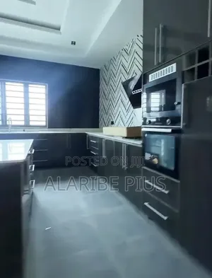 6bdrm Duplex in Not Estate., Guzape District for rent