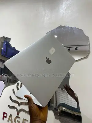 Laptop Apple MacBook Pro 2019 16GB Intel Core i7 HDD 256GB