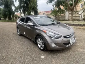 Hyundai Elantra GLS Sedan FWD (1.8L 4cyl 6A) 2013 Gray