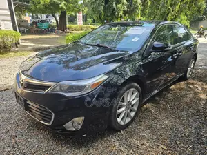 Toyota Avalon XLE Touring Sedan FWD (3.5L 6cyl 6A) 2013 Black