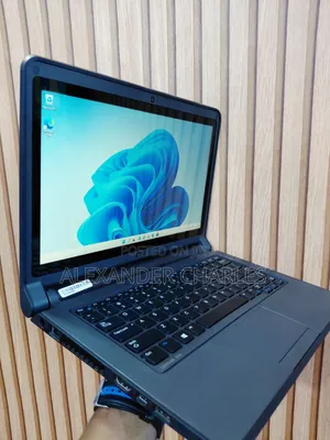 Laptop Dell Latitude 3350 4GB Intel Core i3 HDD 250GB