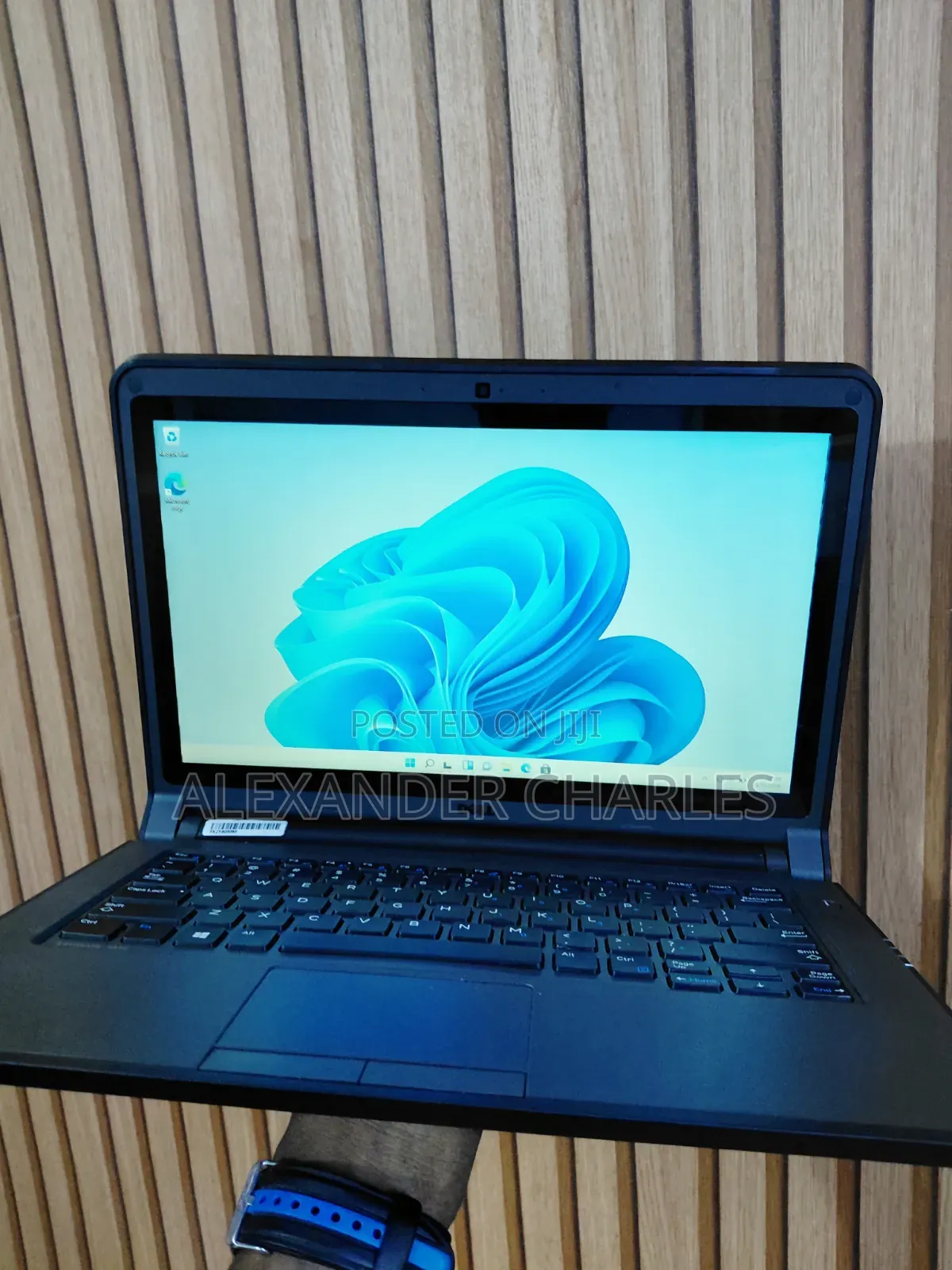 Laptop Dell Latitude 3350 4GB Intel Core i3 HDD 250GB