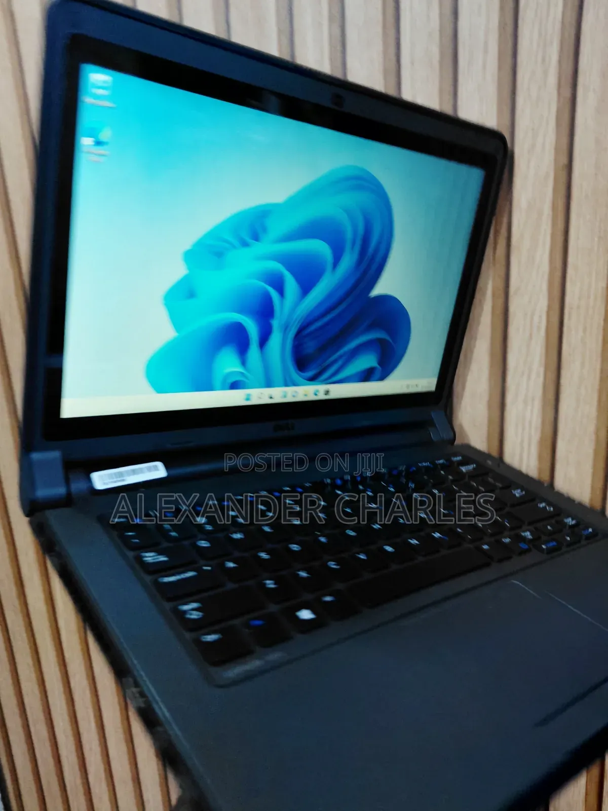 Laptop Dell Latitude 3350 4GB Intel Core i3 HDD 250GB