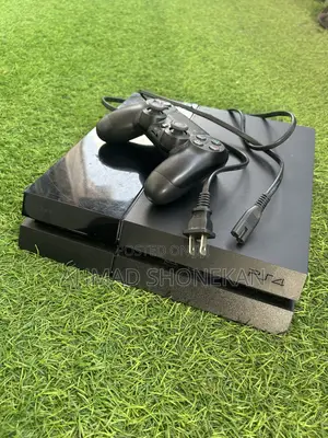 Sony PlayStation 4 (PS4) Fat – Direct From Canada, Neatly Used