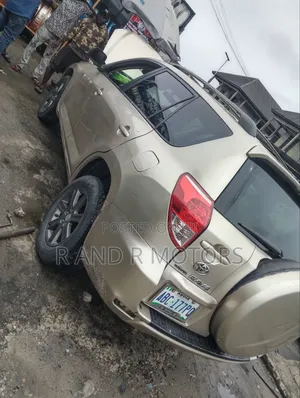 Toyota RAV4 2007 Gold