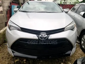 Toyota Corolla 2017 Silver