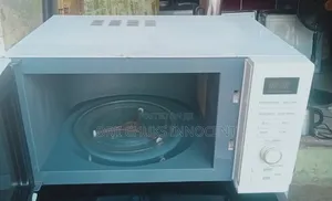 3 in 1 Microwave Oven With Grill 25liters -Tokunbo