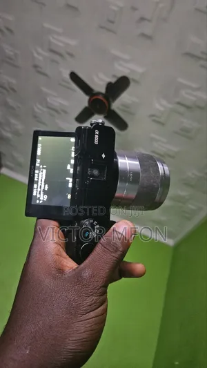 Sony A6000