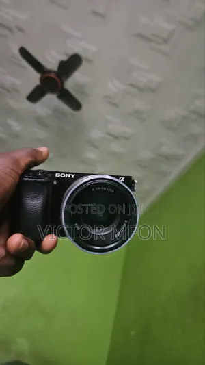 Sony A6000