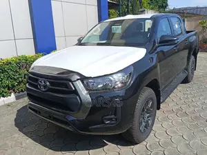 Toyota Hilux 2025 Black