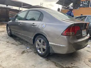 Honda Civic 2006 Gray