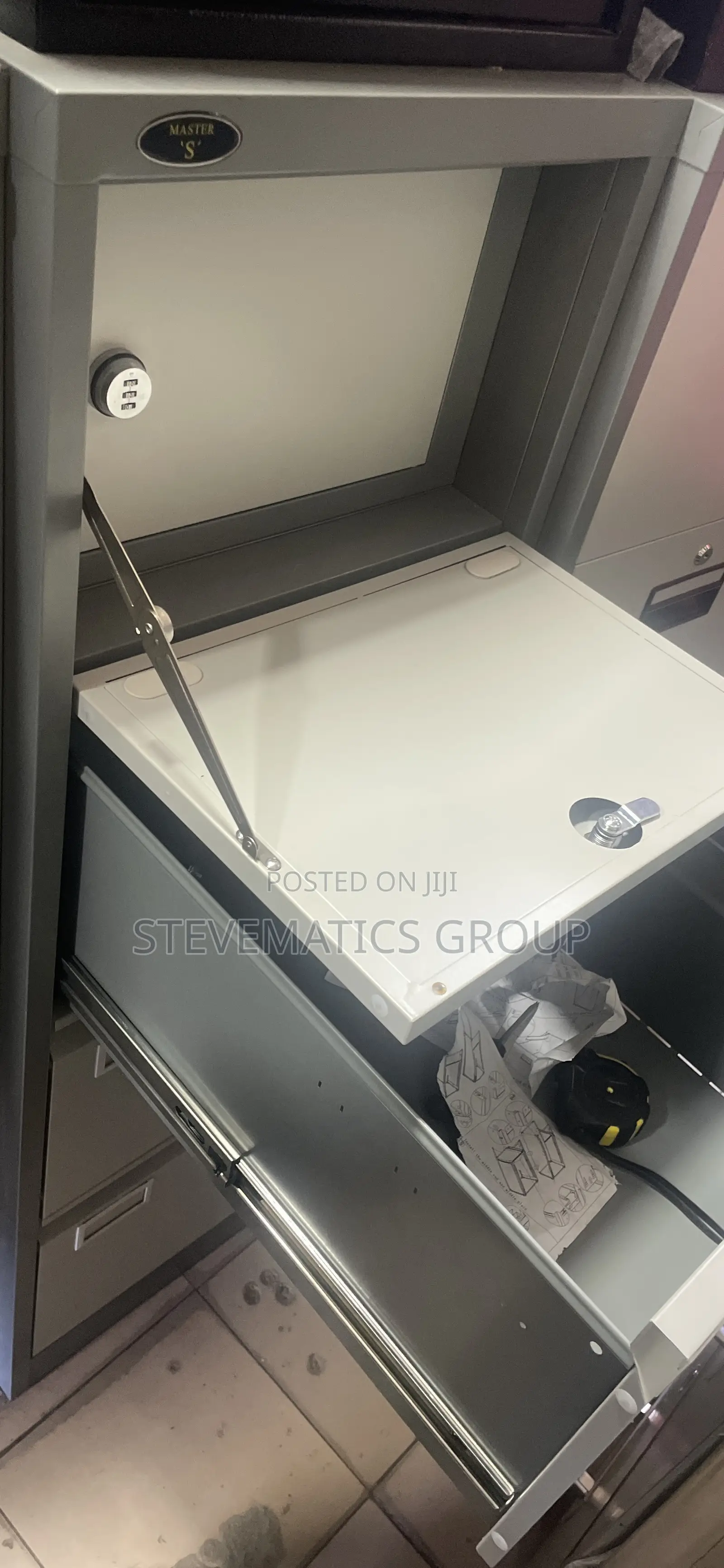 Four Drawer Cabinet With Save