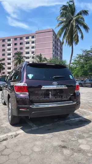 Toyota Highlander 2012 Brown