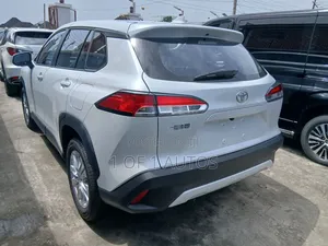 New Toyota Corolla Cross XLE 2026 White