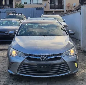 Toyota Camry XLE 4dr Sedan (3.5L 6cyl 6A) 2015 Silver